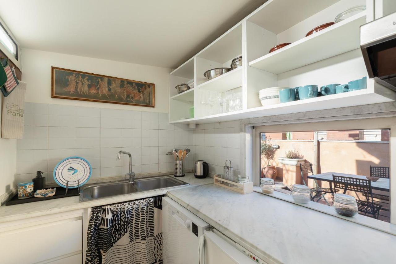 Bright And Comfy Terraced Apartment In Trastevere Rome Exterior photo